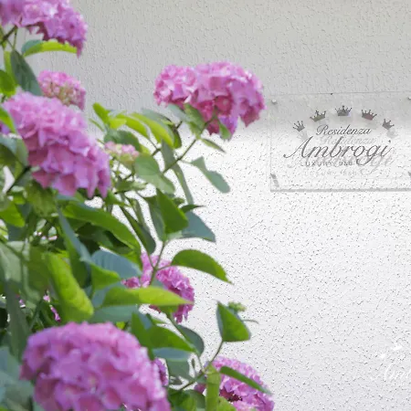 Residenza Ambrogi Apartmanhotel Urbino